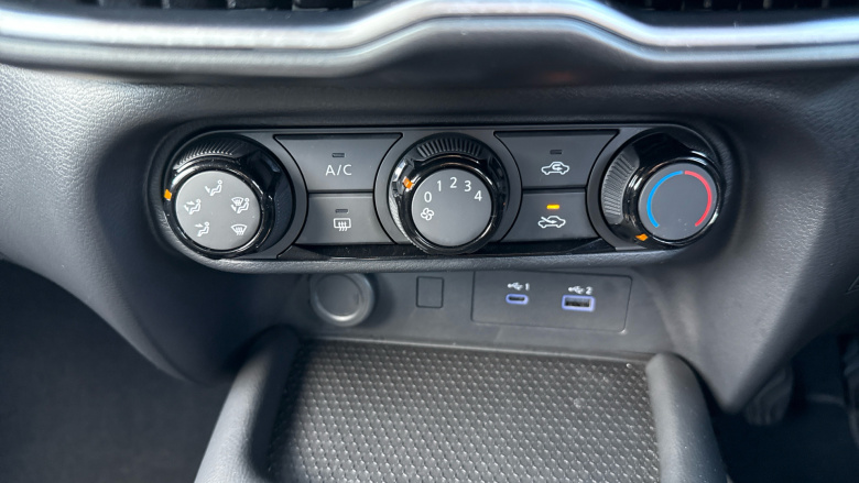 Nissan Juke 1.0 DiG-T 114 Acenta 5dr DCT Petrol Hatchback